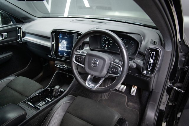 View our VOLVO XC40