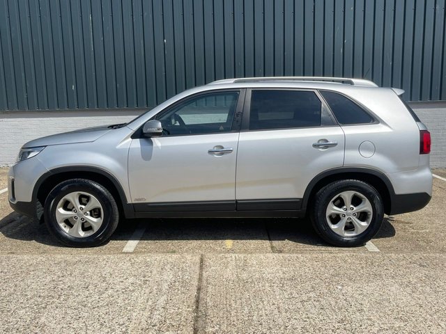 View our KIA SORENTO