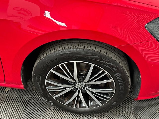 2017 Volkswagen Golf - Photo 5