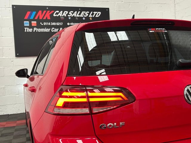 2017 Volkswagen Golf - Photo 9