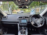 USED 2016 16 RENAULT KADJAR 1.2 TCe Signature Nav SUV 5dr Petrol Manual Euro 6 (s/s) (130 ps) 