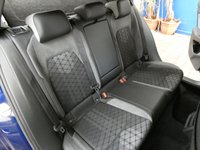 USED 2022 71 VOLKSWAGEN GOLF 1.5 eTSI MHEV R-Line Hatchback 5dr Petrol Hybrid DSG Euro 6 (s/s) (150 ps) SAT NAV PART LEATHER INTERIOR ANDROID APPLE CARPLAY CRUISE OCNTROL PARKING SENSORS 1 OWNER SERVICE HISTORY WARRANTY