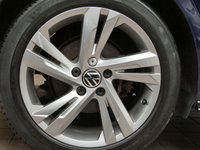 USED 2022 71 VOLKSWAGEN GOLF 1.5 eTSI MHEV R-Line Hatchback 5dr Petrol Hybrid DSG Euro 6 (s/s) (150 ps) SAT NAV PART LEATHER INTERIOR ANDROID APPLE CARPLAY CRUISE OCNTROL PARKING SENSORS 1 OWNER SERVICE HISTORY WARRANTY