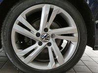 USED 2022 71 VOLKSWAGEN GOLF 1.5 eTSI MHEV R-Line Hatchback 5dr Petrol Hybrid DSG Euro 6 (s/s) (150 ps) SAT NAV PART LEATHER INTERIOR ANDROID APPLE CARPLAY CRUISE OCNTROL PARKING SENSORS 1 OWNER SERVICE HISTORY WARRANTY