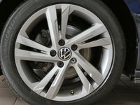 USED 2022 71 VOLKSWAGEN GOLF 1.5 eTSI MHEV R-Line Hatchback 5dr Petrol Hybrid DSG Euro 6 (s/s) (150 ps) SAT NAV PART LEATHER INTERIOR ANDROID APPLE CARPLAY CRUISE OCNTROL PARKING SENSORS 1 OWNER SERVICE HISTORY WARRANTY