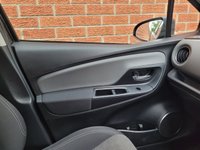 USED 2015 15 TOYOTA YARIS 1.5 VVT-h Icon Hatchback 5dr Petrol Hybrid E-CVT Euro 6 (101 ps) &pound;20 TAX - LOW MILES - REAR CAM