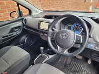 USED 2015 15 TOYOTA YARIS 1.5 VVT-h Icon Hatchback 5dr Petrol Hybrid E-CVT Euro 6 (101 ps) &pound;20 TAX - LOW MILES - REAR CAM