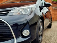 USED 2015 15 TOYOTA YARIS 1.5 VVT-h Icon Hatchback 5dr Petrol Hybrid E-CVT Euro 6 (101 ps) &pound;20 TAX - LOW MILES - REAR CAM