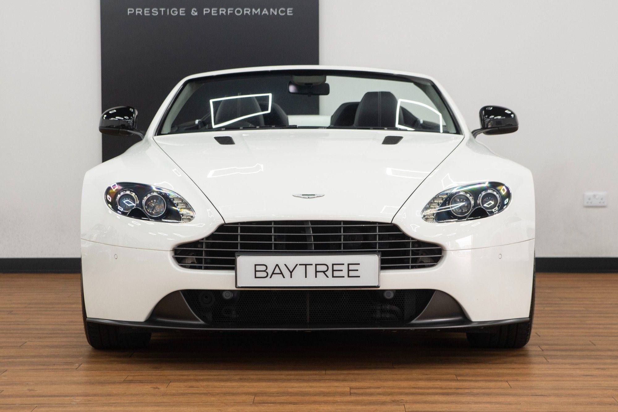 USED 2017 67 ASTON MARTIN VANTAGE 4.7 V8 Roadster 