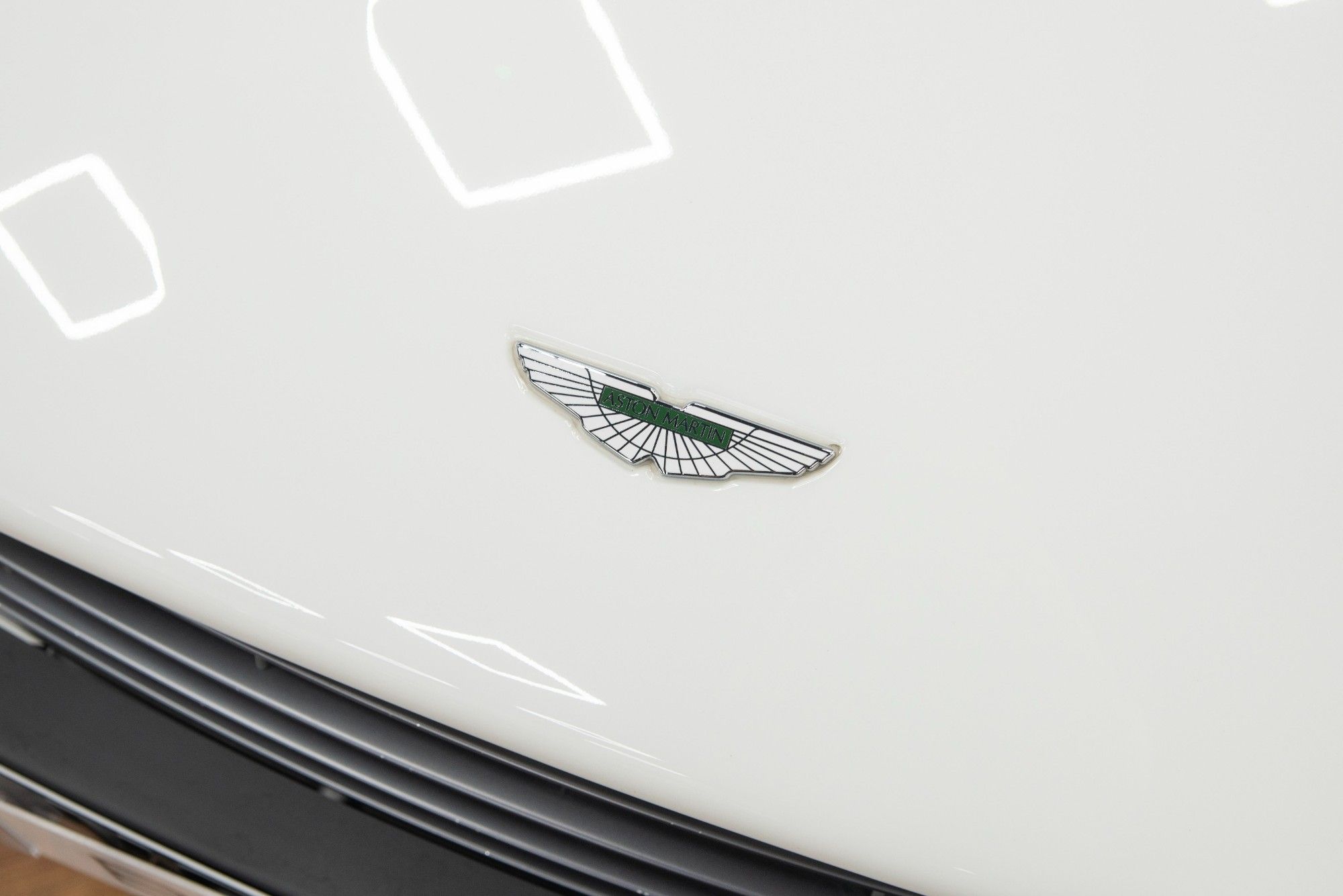 USED 2017 67 ASTON MARTIN VANTAGE 4.7 V8 Roadster 