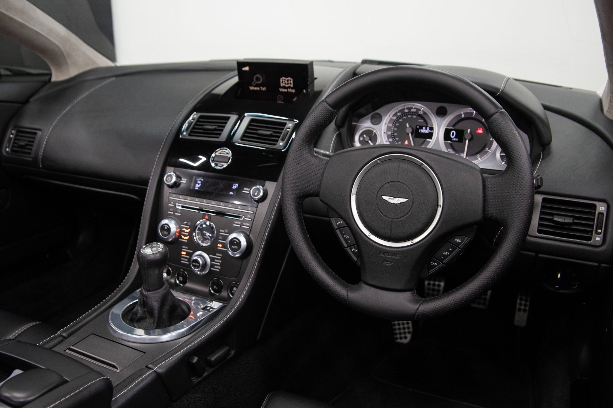 USED 2017 67 ASTON MARTIN VANTAGE 4.7 V8 Roadster 
