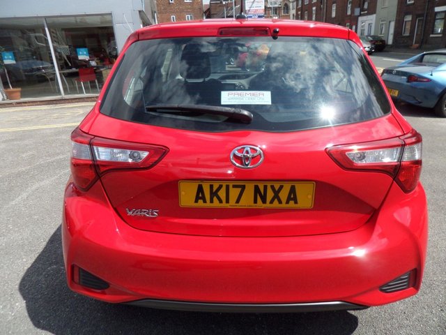 2017 TOYOTA YARIS - Photo 4