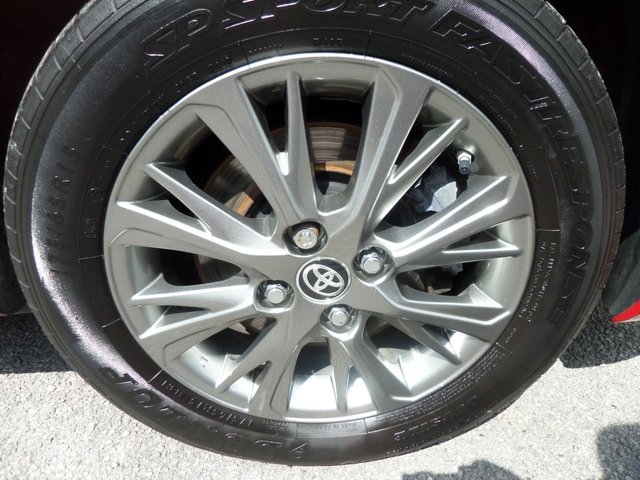 2017 TOYOTA YARIS - Photo 8