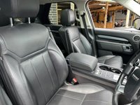 USED 2020 70 LAND ROVER DISCOVERY 3.0 SD V6 Landmark Edition SUV 5dr Diesel Auto 4WD Euro 6 (s/s) (306 ps)+SERVICE HISTORY+NEW TIMING BELT AND NEW TURBOS AND SERVICED+1 OWNER FROM NEW+7 SEATS+PANORAMIC SUNROOF+MEDIA+POWER BOOT+LEATHER HEATED SEATS+CAMERA+DYNAMIC PACK+20 INCH ALLOYS SERVICE HISTORY+NEW TIMING BELT AND NEW TURBOS AND SERVICED+1 OWNER FROM NEW+7 SEATS+PANORAMIC SUNROOF+MEDIA+POWER BOOT+LEATHER HEATED SEATS+CAMERA+DYNAMIC PACK+20 INCH ALLOYS