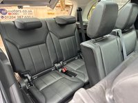 USED 2020 70 LAND ROVER DISCOVERY 3.0 SD V6 Landmark Edition SUV 5dr Diesel Auto 4WD Euro 6 (s/s) (306 ps)+SERVICE HISTORY+NEW TIMING BELT AND NEW TURBOS AND SERVICED+1 OWNER FROM NEW+7 SEATS+PANORAMIC SUNROOF+MEDIA+POWER BOOT+LEATHER HEATED SEATS+CAMERA+DYNAMIC PACK+20 INCH ALLOYS SERVICE HISTORY+NEW TIMING BELT AND NEW TURBOS AND SERVICED+1 OWNER FROM NEW+7 SEATS+PANORAMIC SUNROOF+MEDIA+POWER BOOT+LEATHER HEATED SEATS+CAMERA+DYNAMIC PACK+20 INCH ALLOYS