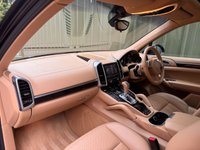 USED 2011 PORSCHE CAYENNE 3.0 TD V6 SUV 5dr Diesel Tiptronic 4WD Euro 5 (s/s) (240 ps) 