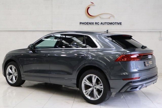 2019 AUDI Q8 - Photo 6