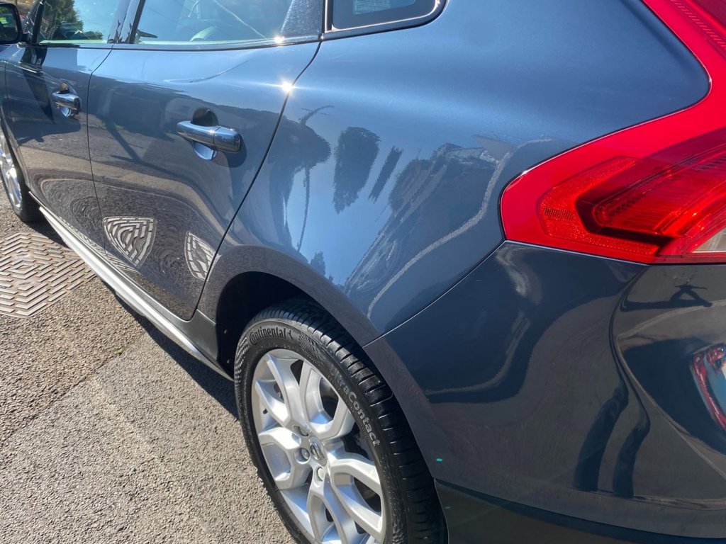 USED 2018 67 VOLVO V40 CROSS COUNTRY 1.5 T3 Pro Hatchback 5dr Petrol Auto Euro 6 (s/s) (152 ps) FULL SERVICE HISTORY