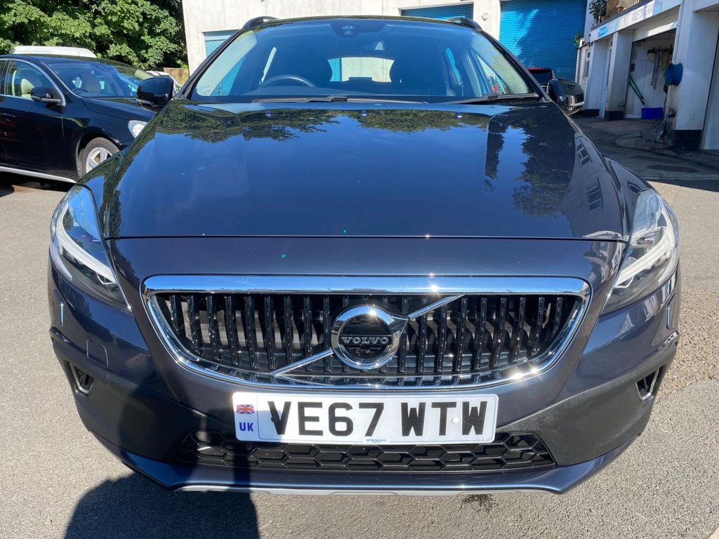 USED 2018 67 VOLVO V40 CROSS COUNTRY 1.5 T3 Pro Hatchback 5dr Petrol Auto Euro 6 (s/s) (152 ps) FULL SERVICE HISTORY