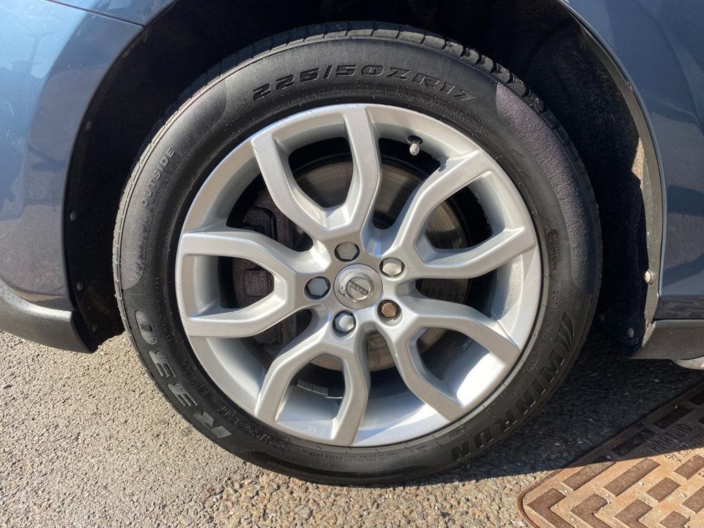 USED 2018 67 VOLVO V40 CROSS COUNTRY 1.5 T3 Pro Hatchback 5dr Petrol Auto Euro 6 (s/s) (152 ps) FULL SERVICE HISTORY
