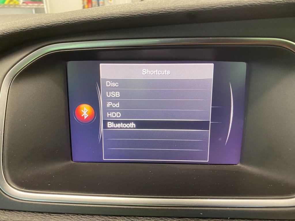 USED 2018 67 VOLVO V40 CROSS COUNTRY 1.5 T3 Pro Hatchback 5dr Petrol Auto Euro 6 (s/s) (152 ps) FULL SERVICE HISTORY