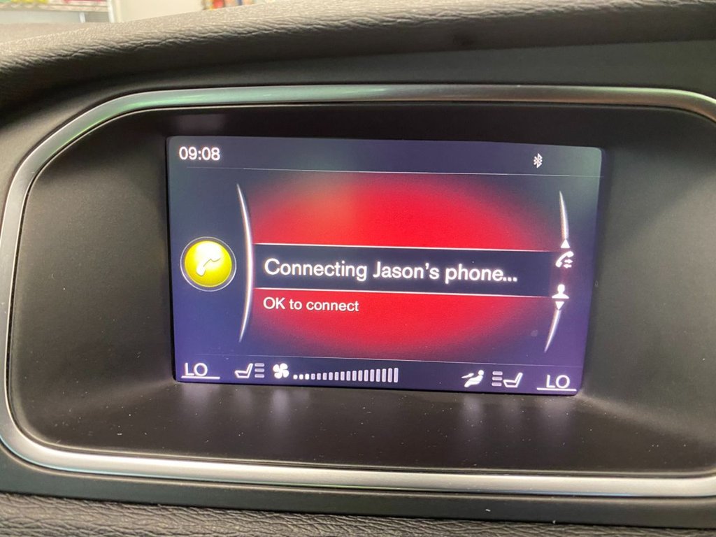 USED 2018 67 VOLVO V40 CROSS COUNTRY 1.5 T3 Pro Hatchback 5dr Petrol Auto Euro 6 (s/s) (152 ps) FULL SERVICE HISTORY