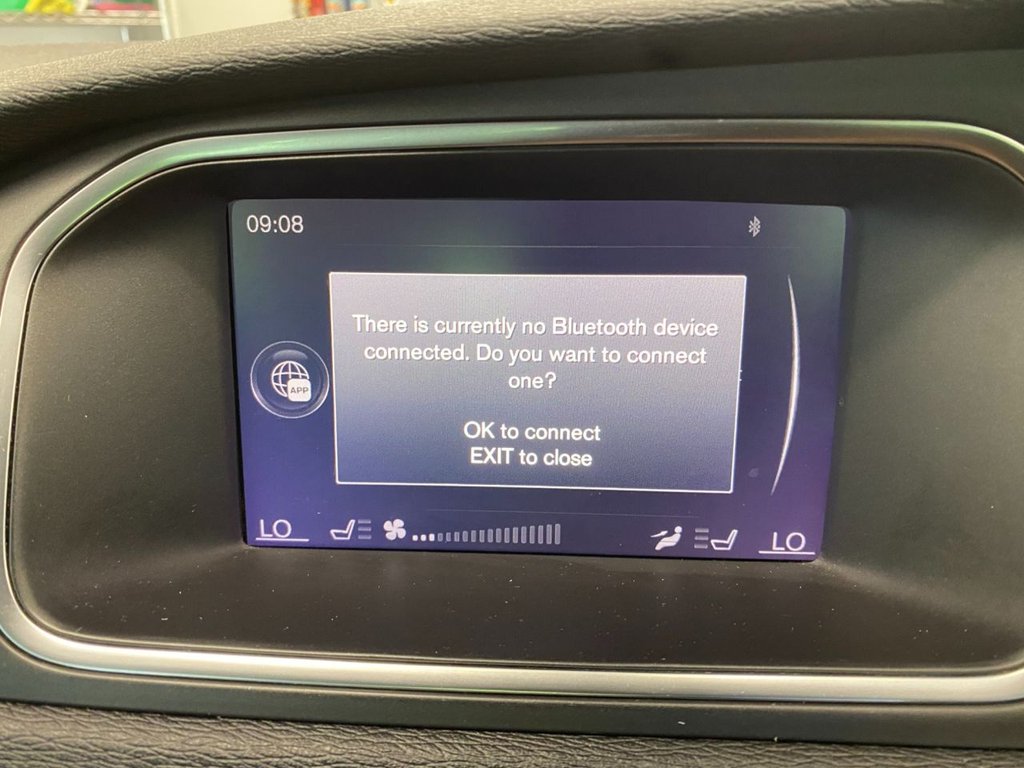 USED 2018 67 VOLVO V40 CROSS COUNTRY 1.5 T3 Pro Hatchback 5dr Petrol Auto Euro 6 (s/s) (152 ps) FULL SERVICE HISTORY