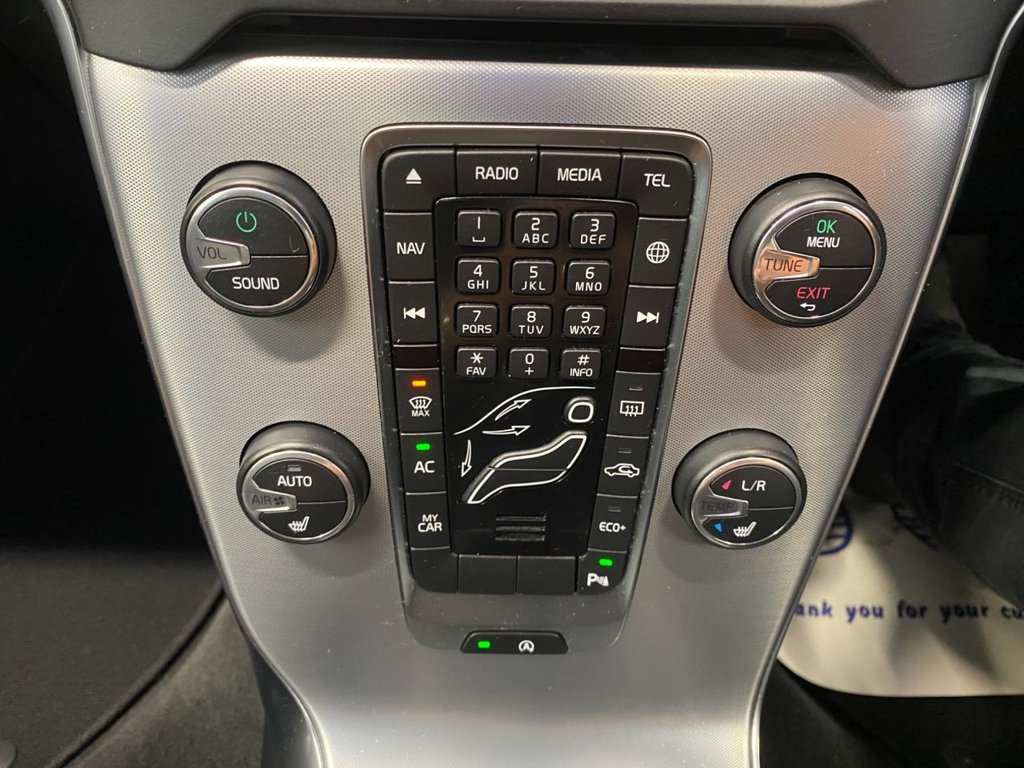 USED 2018 67 VOLVO V40 CROSS COUNTRY 1.5 T3 Pro Hatchback 5dr Petrol Auto Euro 6 (s/s) (152 ps) FULL SERVICE HISTORY