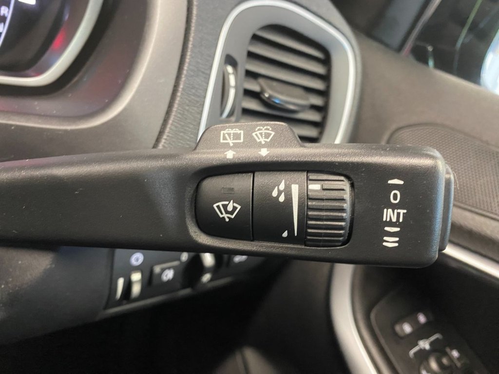 USED 2018 67 VOLVO V40 CROSS COUNTRY 1.5 T3 Pro Hatchback 5dr Petrol Auto Euro 6 (s/s) (152 ps) FULL SERVICE HISTORY
