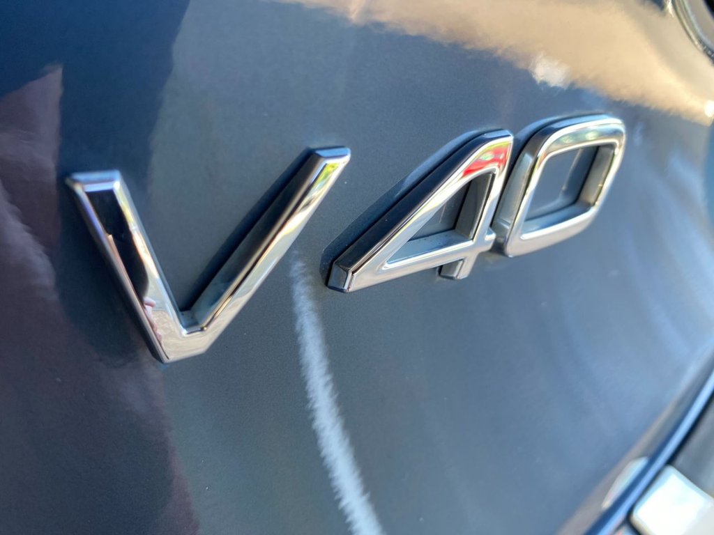 USED 2018 67 VOLVO V40 CROSS COUNTRY 1.5 T3 Pro Hatchback 5dr Petrol Auto Euro 6 (s/s) (152 ps) FULL SERVICE HISTORY