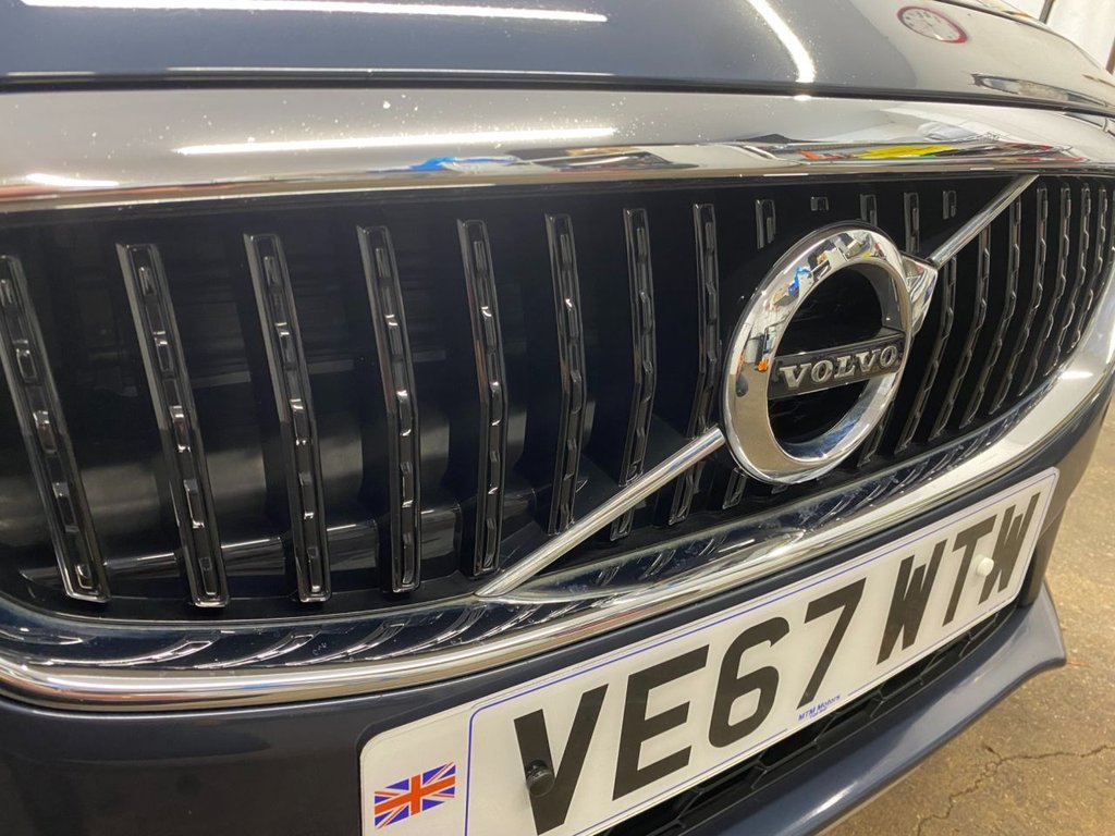 USED 2018 67 VOLVO V40 CROSS COUNTRY 1.5 T3 Pro Hatchback 5dr Petrol Auto Euro 6 (s/s) (152 ps) FULL SERVICE HISTORY