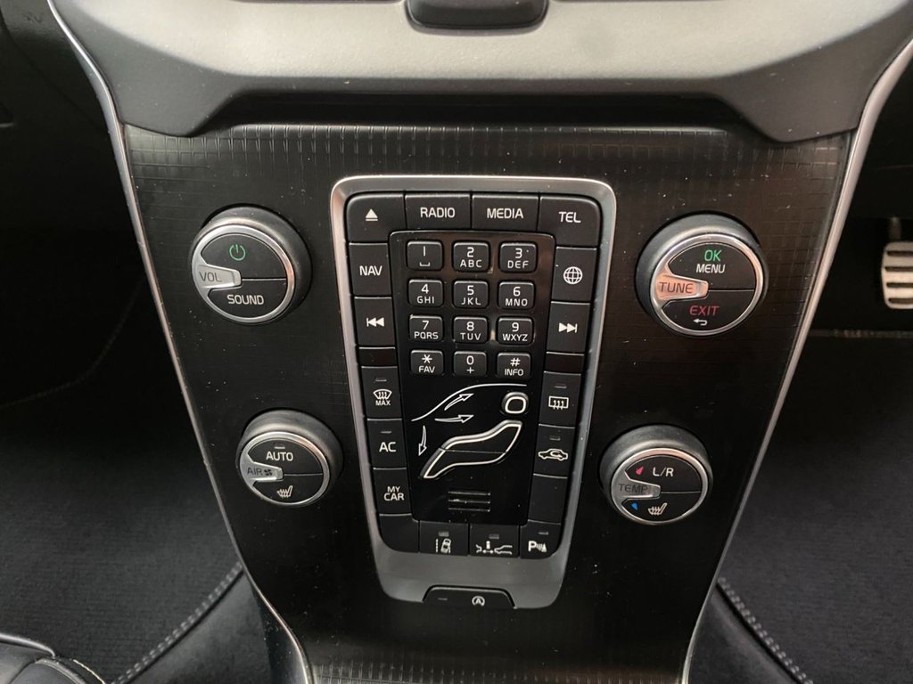 USED 2018 18 VOLVO V40 2.0 D4 R-Design Pro Hatchback 5dr Diesel Manual Euro 6 (s/s) (190 ps) GREAT SPECIFICATION R DESIGN V40