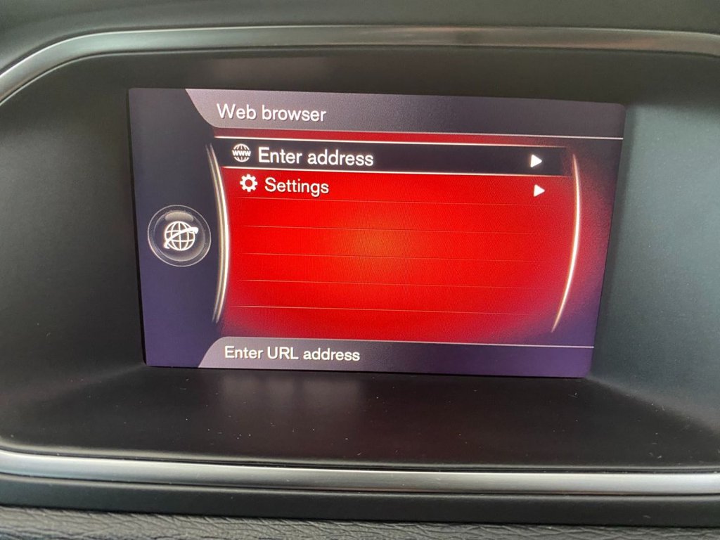 USED 2018 18 VOLVO V40 2.0 D4 R-Design Pro Hatchback 5dr Diesel Manual Euro 6 (s/s) (190 ps) GREAT SPECIFICATION R DESIGN V40