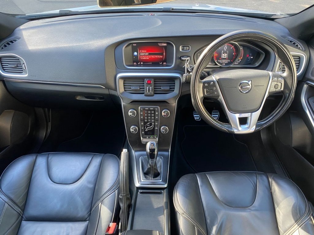 USED 2018 18 VOLVO V40 2.0 D4 R-Design Pro Hatchback 5dr Diesel Manual Euro 6 (s/s) (190 ps) GREAT SPECIFICATION R DESIGN V40