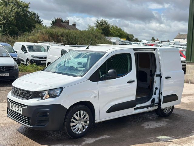 2020 PEUGEOT PARTNER - Photo 11