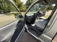 USED 2005 54 TOYOTA HI-ACE 2.5 D-4D 280 GS Panel Van 4dr Diesel Manual (88 bhp) 
