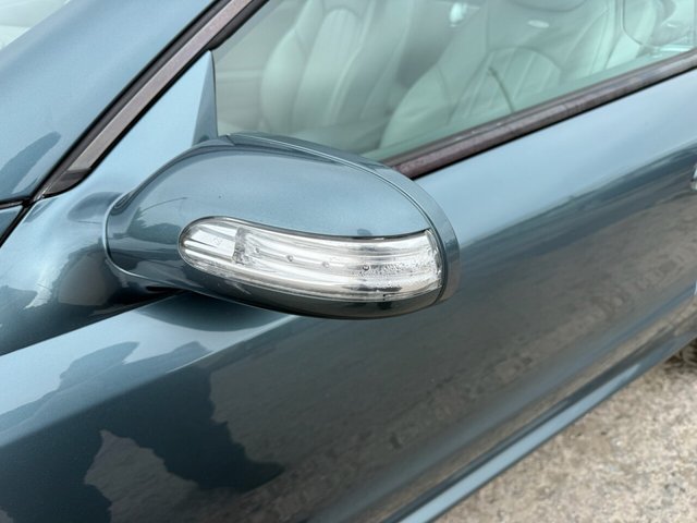 2004 Mercedes-Benz SL - Photo 8