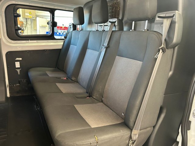 2021 Ford Transit Custom 2L Leader 5dr - Photo 4