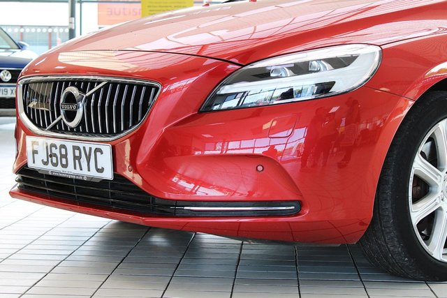 2018 VOLVO V40 1.5 T2 GPF Inscription Hatchback 5dr Petrol Auto Euro 6 (s/s) (122 ps) - Photo 4