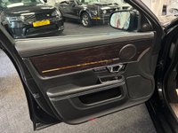 USED 2016 16 JAGUAR XJ 3.0d V6 Autobiography Saloon 4dr Diesel Auto Euro 6 (s/s) (LWB) (300 ps) UK DELIVERY FLAT FEE &pound;175 (SUBJECT TO DEAL) *OVER 100 IMAGES ON OUR WEBSITE*BESPOKE FINANCE ARRANGED*PART EXCHANGE WELCOME*ALL VEHICLES HPI CLEAR