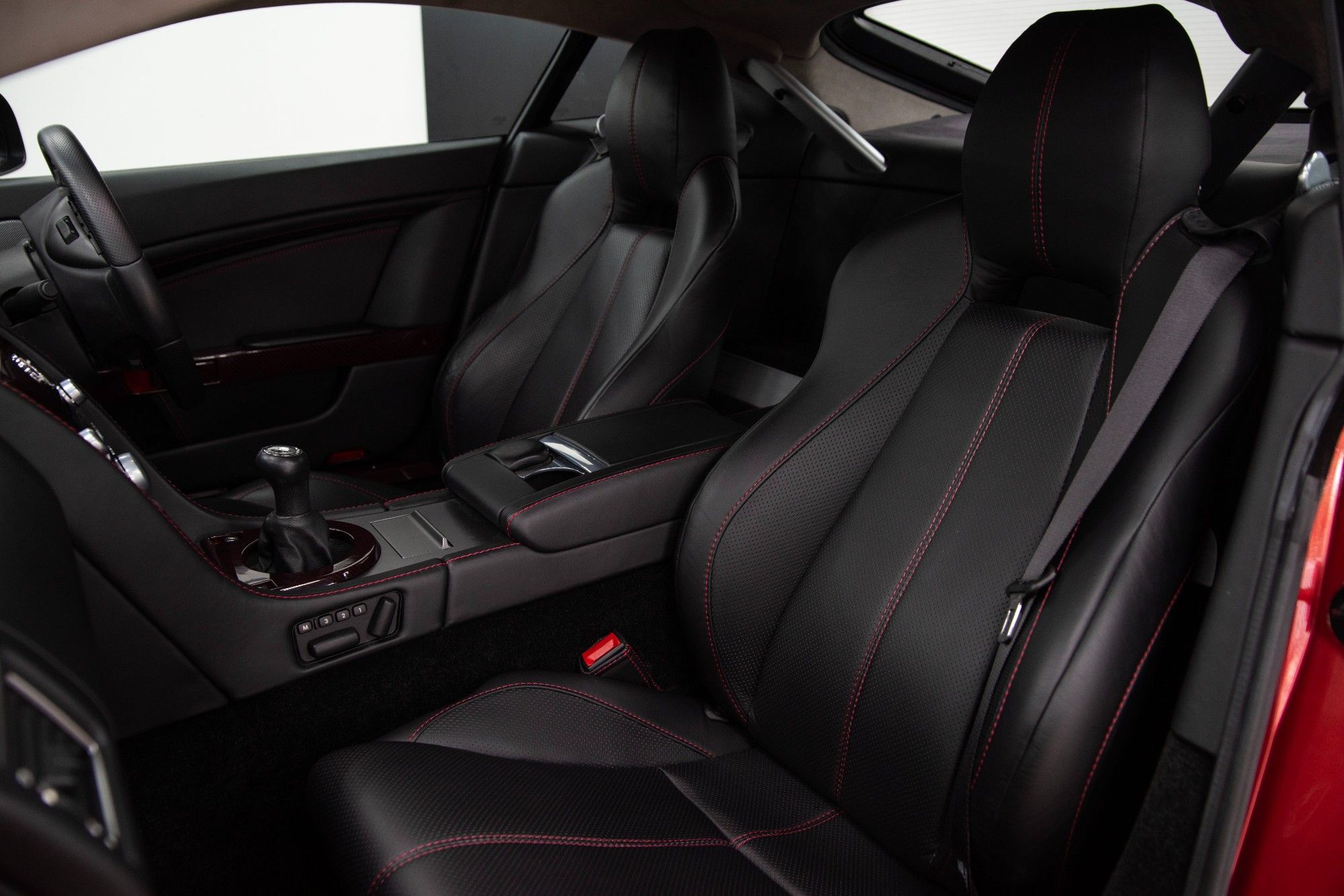 USED 2015 58 ASTON MARTIN VANTAGE 4.7 V8 Coupe Manual  