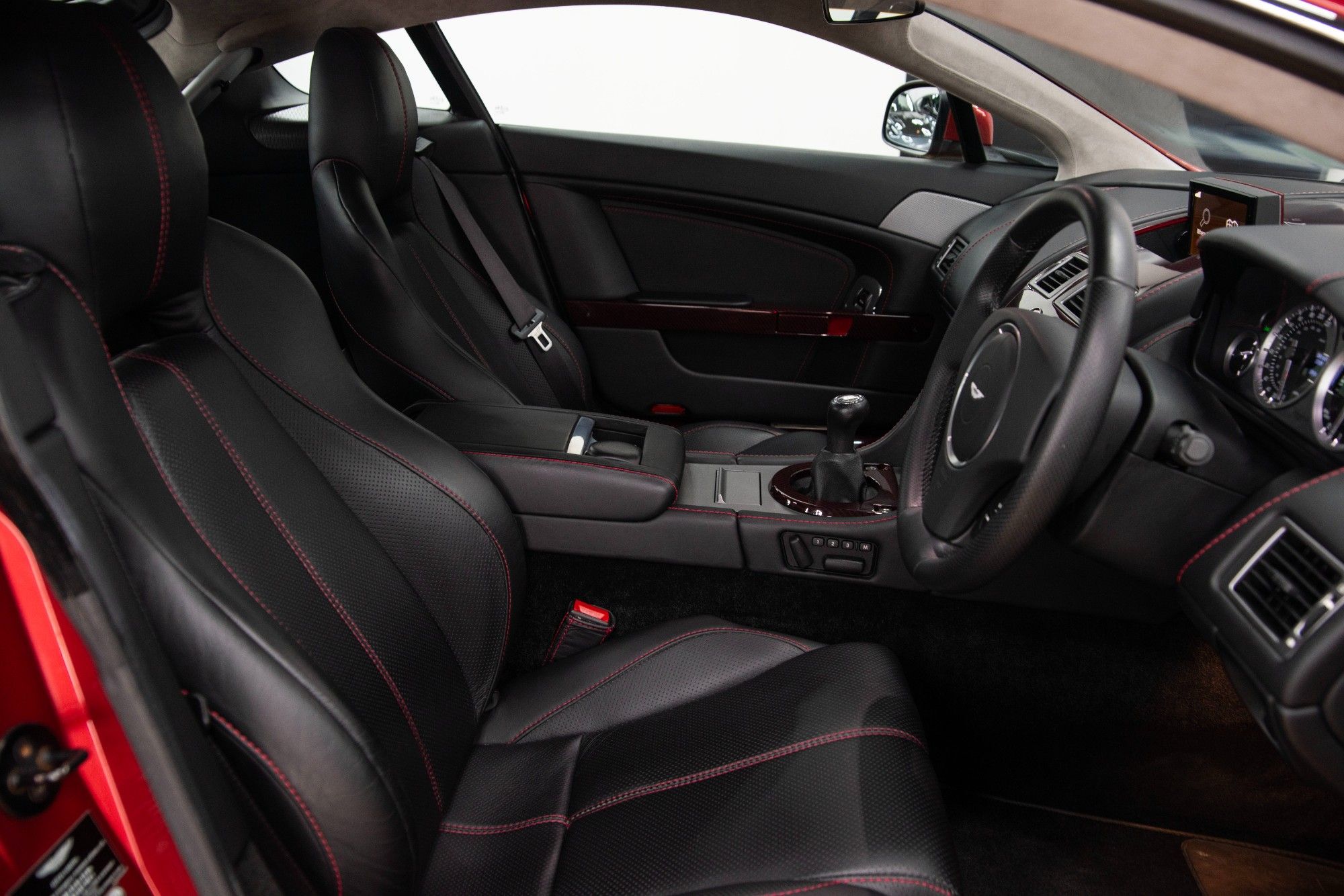 USED 2015 58 ASTON MARTIN VANTAGE 4.7 V8 Coupe Manual  