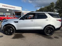 USED 2020 04 LAND ROVER DISCOVERY 3.0 SD V6 Landmark Edition SUV 5dr Diesel Auto 4WD Euro 6 (s/s) (306 ps) AN ABSOLUTELY STUNNING ADDITION TO OUR FORECOURT+7 SEATER+4 WHEEL DRIVE+JUST 1 FORMER KEEPER+GREAT SERVICE HISTORY+DIESEL+AUTOMATIC+ULEZ COMPLIANT+PREMIUM SOUND+PRIVACY GLASS+PARKING CAMERA+CRUISE CONTROL+HEATED SEATS+FULL LEATHER INTERIOR+FULL PANORAMIC GLASS ROOF+SATELLITE NAVIGATION+PARK ASSIST+20 INCH ALLOY WHEELS+BLUETOOTH PREPARATION+PLENTY OF FINANCE OPTIONS TO CHOOSE FROM+CALL NOW TO SPEAK WITH ONE OF OUR EXPERIENCED SALES ADVISORS+READY TO DRIVE AWAY TODAY!!!!!!!!!!!!!!!!!!!!!!!!!!!!!!!