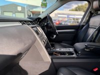 USED 2020 04 LAND ROVER DISCOVERY 3.0 SD V6 Landmark Edition SUV 5dr Diesel Auto 4WD Euro 6 (s/s) (306 ps) AN ABSOLUTELY STUNNING ADDITION TO OUR FORECOURT+7 SEATER+4 WHEEL DRIVE+JUST 1 FORMER KEEPER+GREAT SERVICE HISTORY+DIESEL+AUTOMATIC+ULEZ COMPLIANT+PREMIUM SOUND+PRIVACY GLASS+PARKING CAMERA+CRUISE CONTROL+HEATED SEATS+FULL LEATHER INTERIOR+FULL PANORAMIC GLASS ROOF+SATELLITE NAVIGATION+PARK ASSIST+20 INCH ALLOY WHEELS+BLUETOOTH PREPARATION+PLENTY OF FINANCE OPTIONS TO CHOOSE FROM+CALL NOW TO SPEAK WITH ONE OF OUR EXPERIENCED SALES ADVISORS+READY TO DRIVE AWAY TODAY!!!!!!!!!!!!!!!!!!!!!!!!!!!!!!!