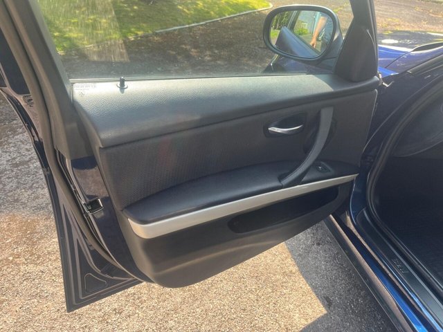 2011 BMW 3 SERIES - Photo 11