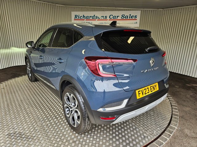 2023 RENAULT CAPTUR - Photo 6