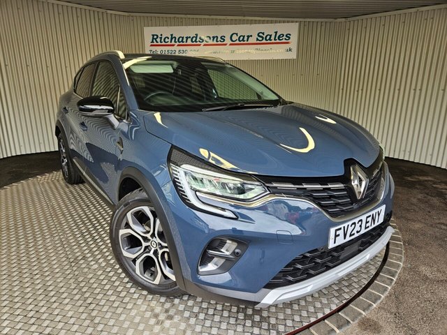 View our RENAULT CAPTUR