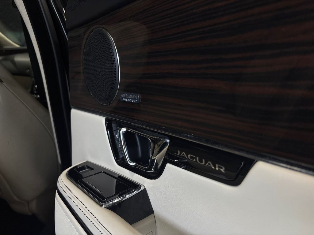 USED 2016 16 JAGUAR XJ 3.0d V6 Portfolio Saloon 4dr Diesel Auto Euro 6 (s/s) (300 ps) IVORY | MERIDIAN SURROUND
