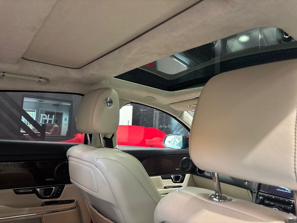 USED 2016 16 JAGUAR XJ 3.0d V6 Portfolio Saloon 4dr Diesel Auto Euro 6 (s/s) (300 ps) IVORY | MERIDIAN SURROUND