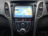 USED 2015 65 HYUNDAI I30 1.6 CRDi Blue Drive SE Nav Hatchback 5dr Diesel Manual Euro 6 (s/s) (110 ps) 